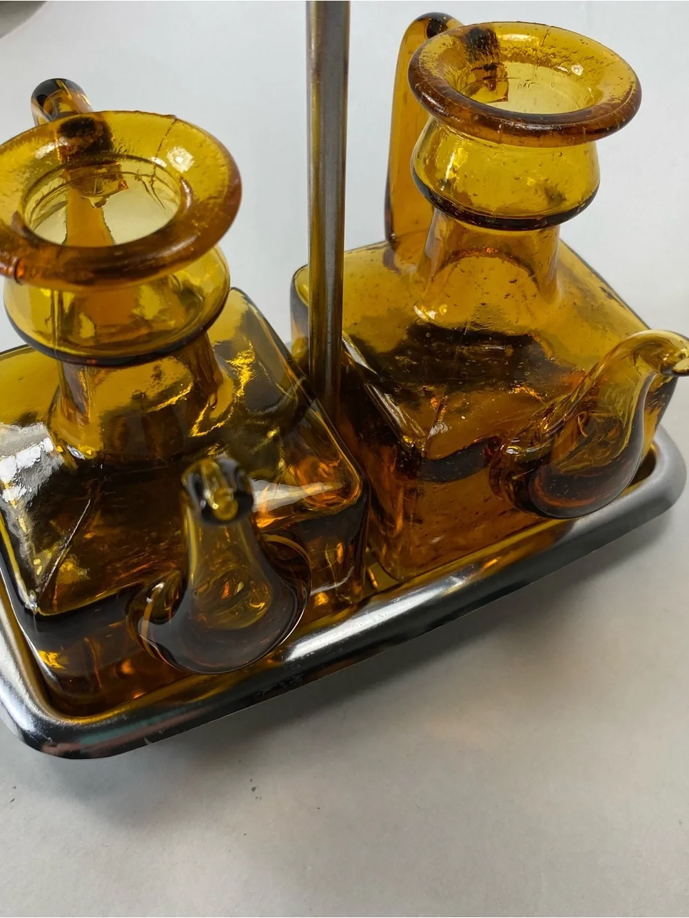 Vintage Mid-century Modern Amber Glass Oil Vinegar Cruet Set Chrome Metal Caddy